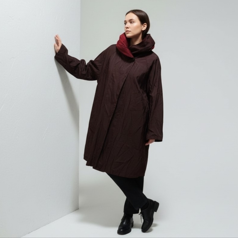 Sz XL Mycra Pac Long Red Donatella Signature Pleated Hood Reversible Raincoat